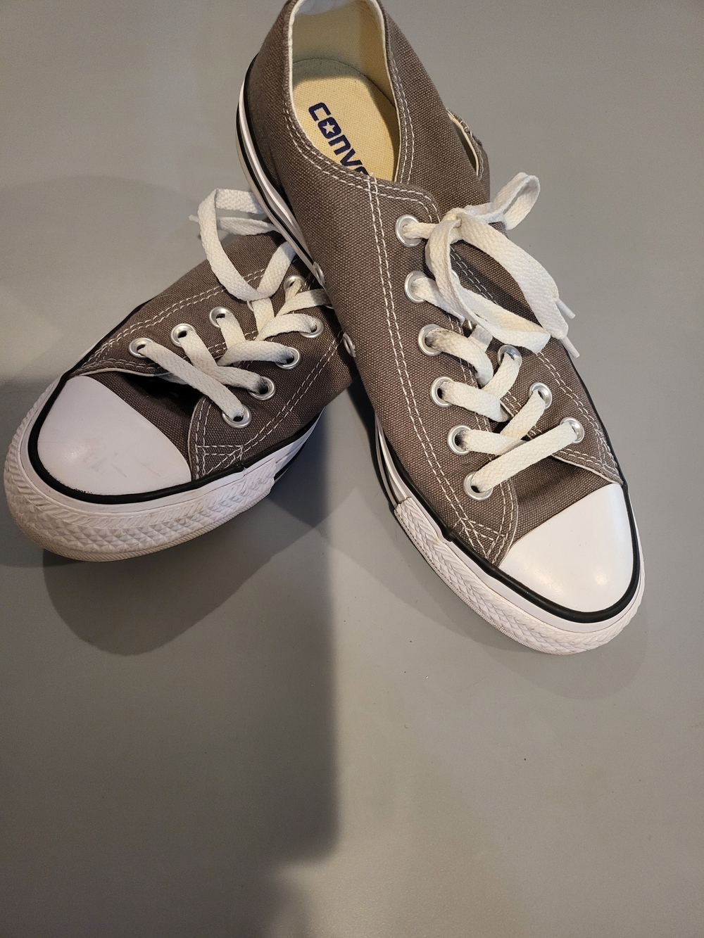 Converse Chuck Taylor Taupe Low Tops Women’s 7.5